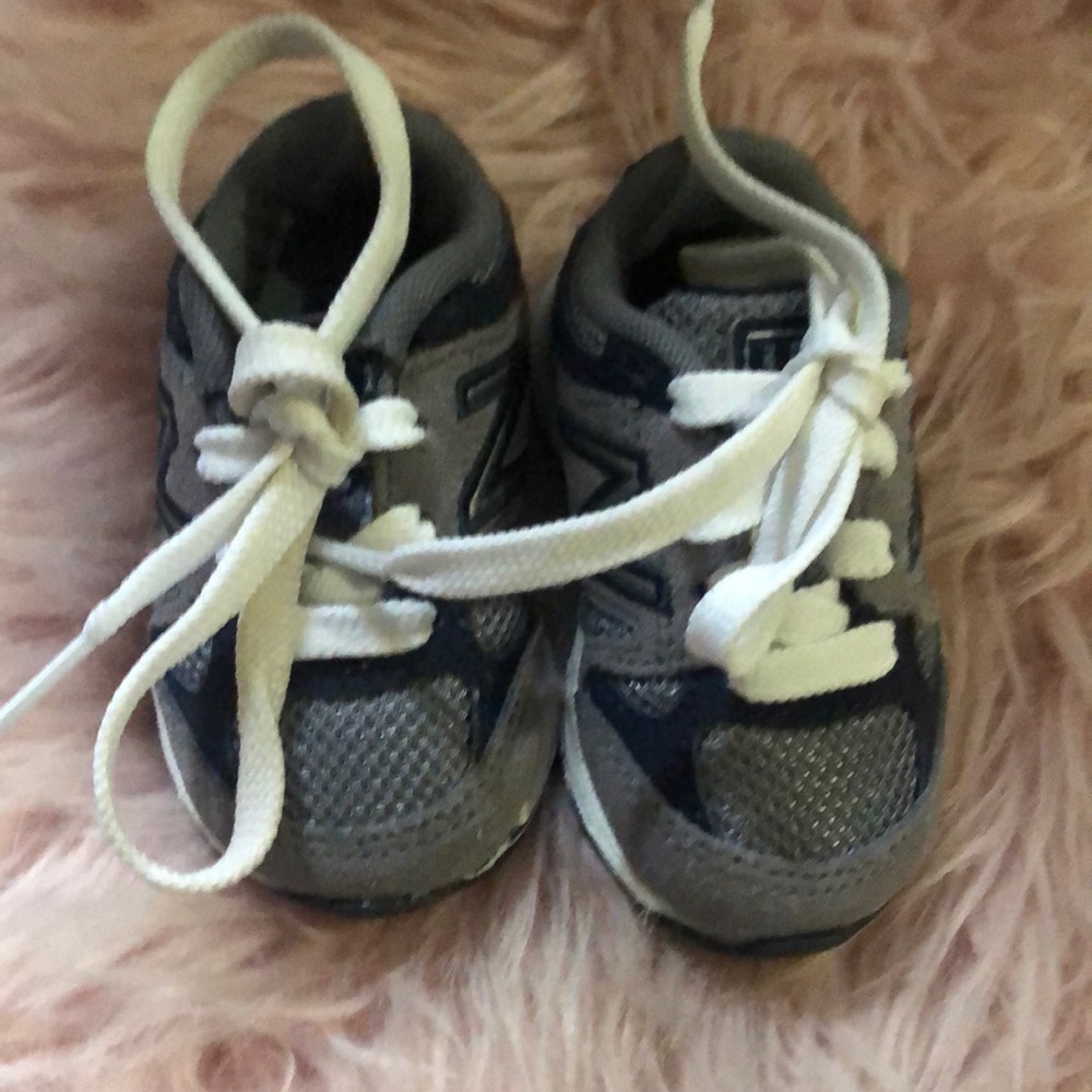 Boys tennis shoes
